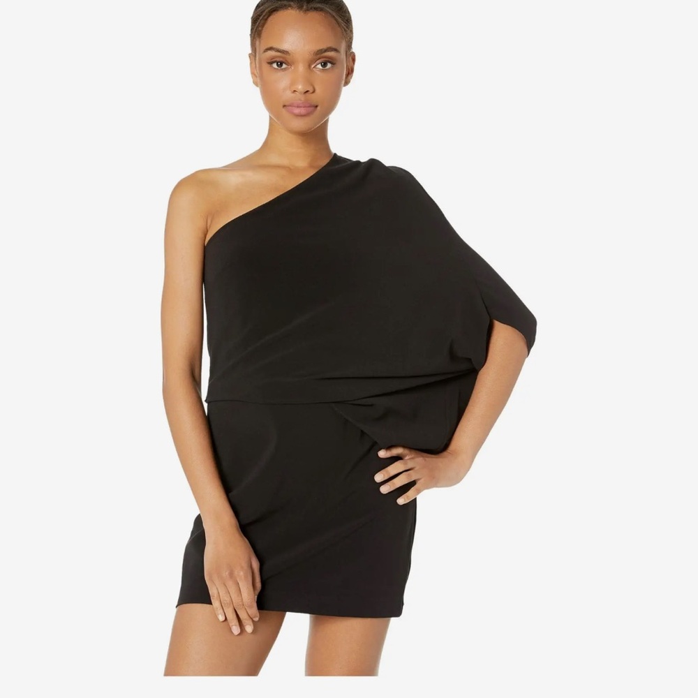 Halston
Dress
Women's
One Shoulder Asymmetrical Sleeve